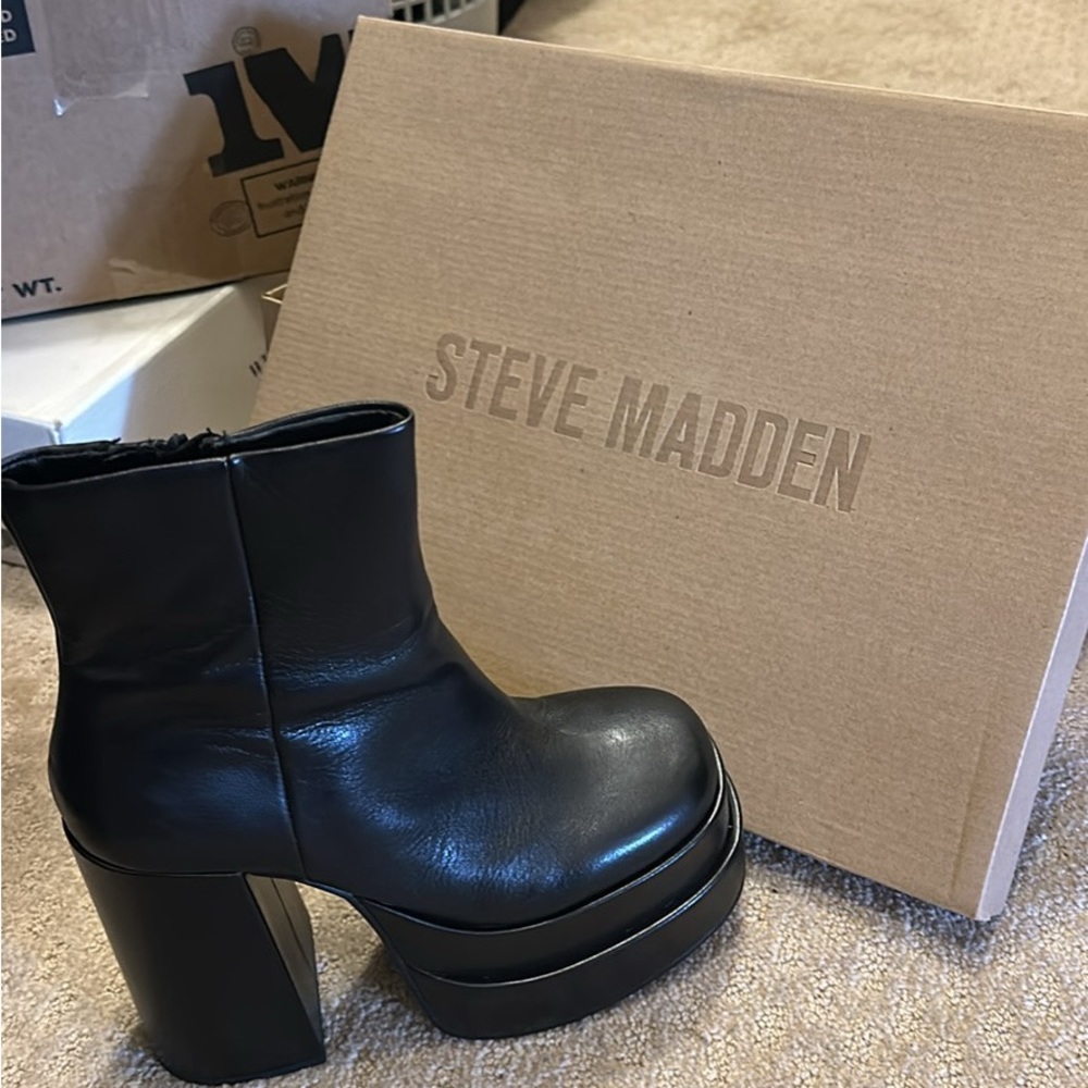 Steve Madden Platform Boots